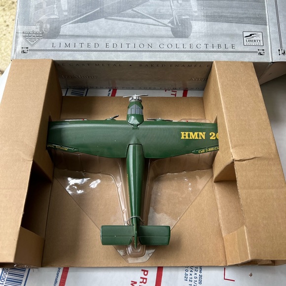 FORD MOTOR CO PLANE 5AT Tri-motor METAL SPEC CAST 1995 mfg toy airplane bank - Picture 5 of 9